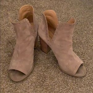 Lucky Brand pull on booties